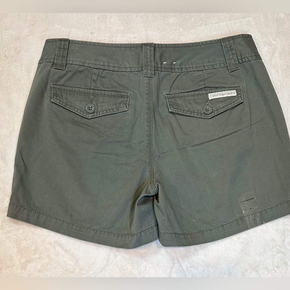 🔴SOLD🔴SOLD🔴Calvin Klein Women’s Shorts 8